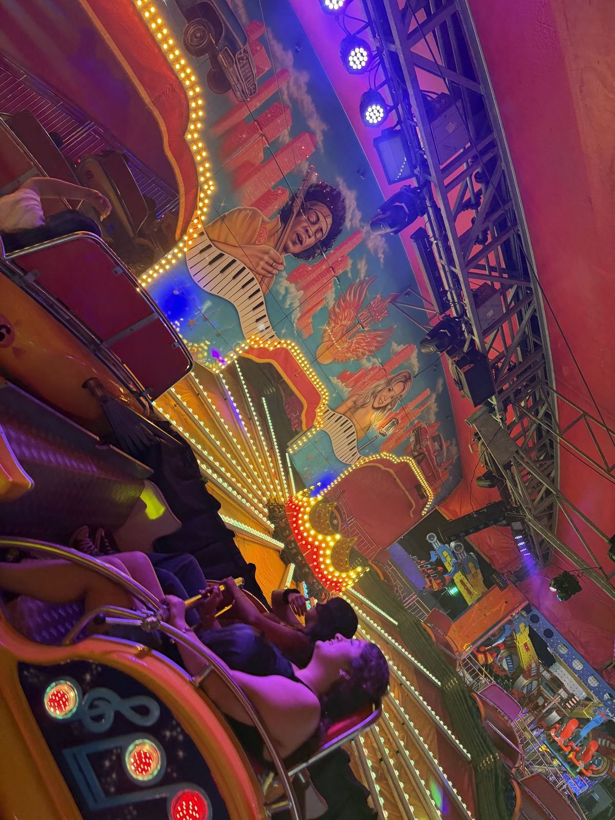 Juego mecánico en movimiento